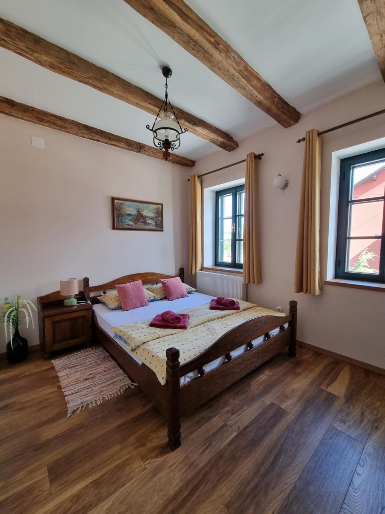 Taverna 1860 Rooms & Apartments Donja Zelina Luaran gambar