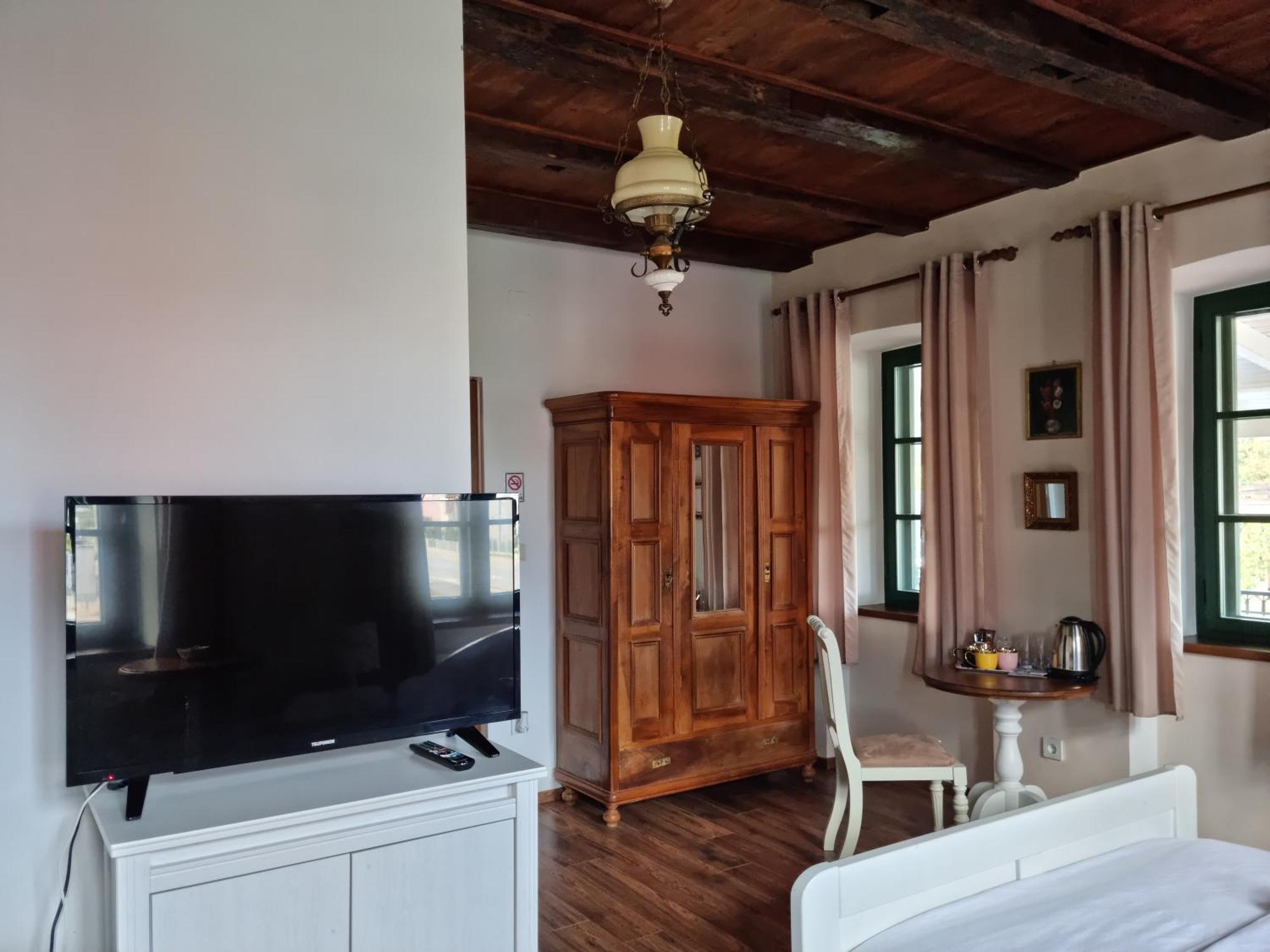 Taverna 1860 Rooms & Apartments Donja Zelina Bilik gambar
