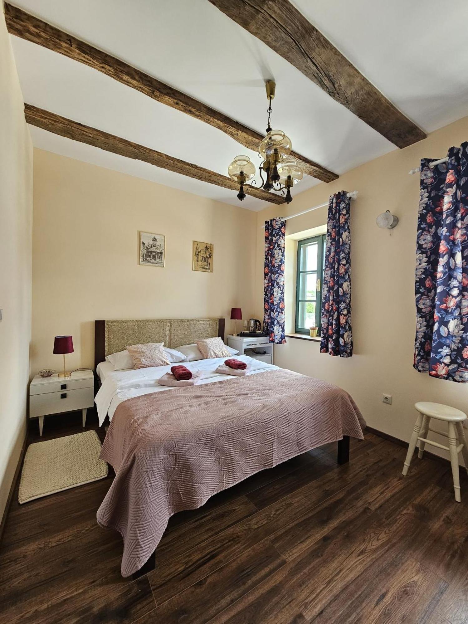 Taverna 1860 Rooms & Apartments Donja Zelina Luaran gambar